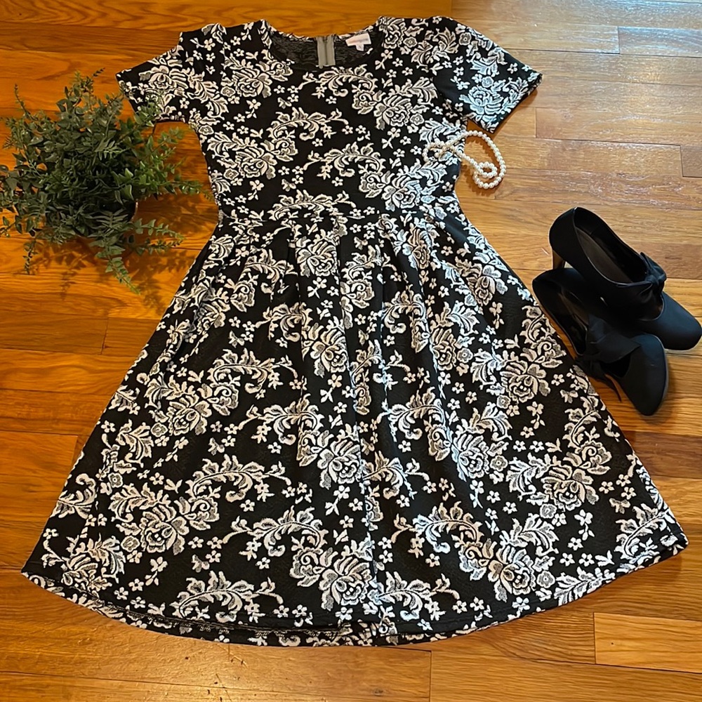 LuLaRoe black and white dress with pockets size small